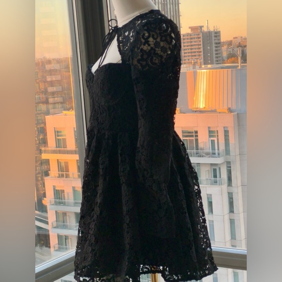 🆕 SELF-PORTRAIT 🧿 BNWOT Black Lace Tie-Neck Minidress, Sz US 6 / UK 10 - Picture 8 of 15